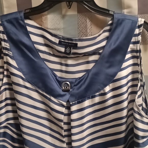 NWT TOMMY HILFIGER multi-colored striped rounded neckline blouse Size 1X - Picture 2 of 9